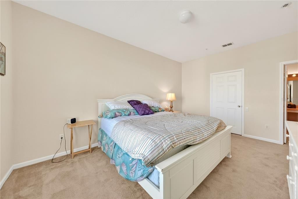 For Sale: $325,000 (3 beds, 2 baths, 1450 Square Feet)