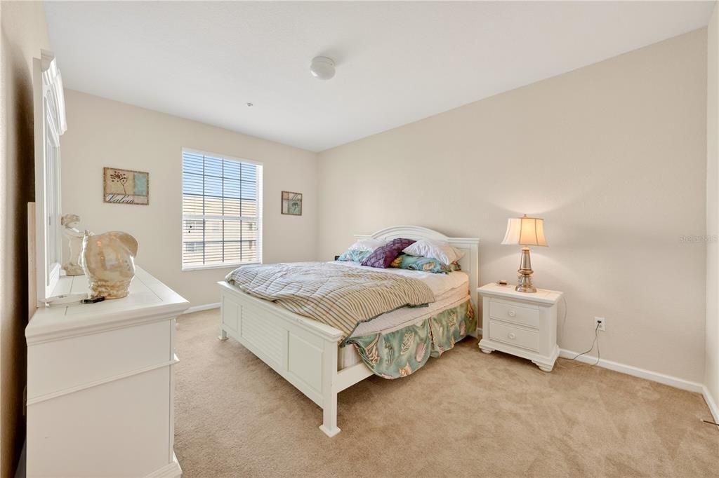 For Sale: $325,000 (3 beds, 2 baths, 1450 Square Feet)