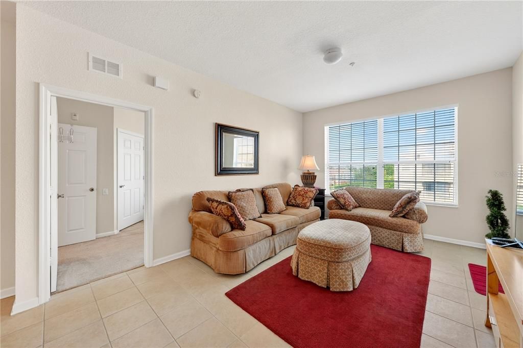 For Sale: $325,000 (3 beds, 2 baths, 1450 Square Feet)