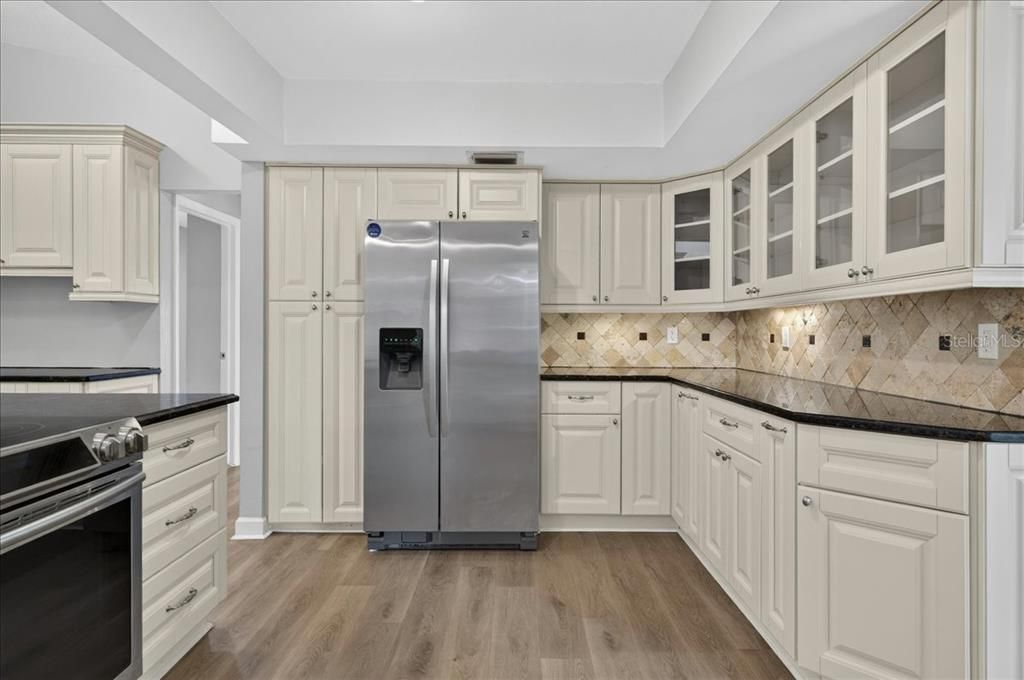For Sale: $565,000 (3 beds, 2 baths, 2065 Square Feet)