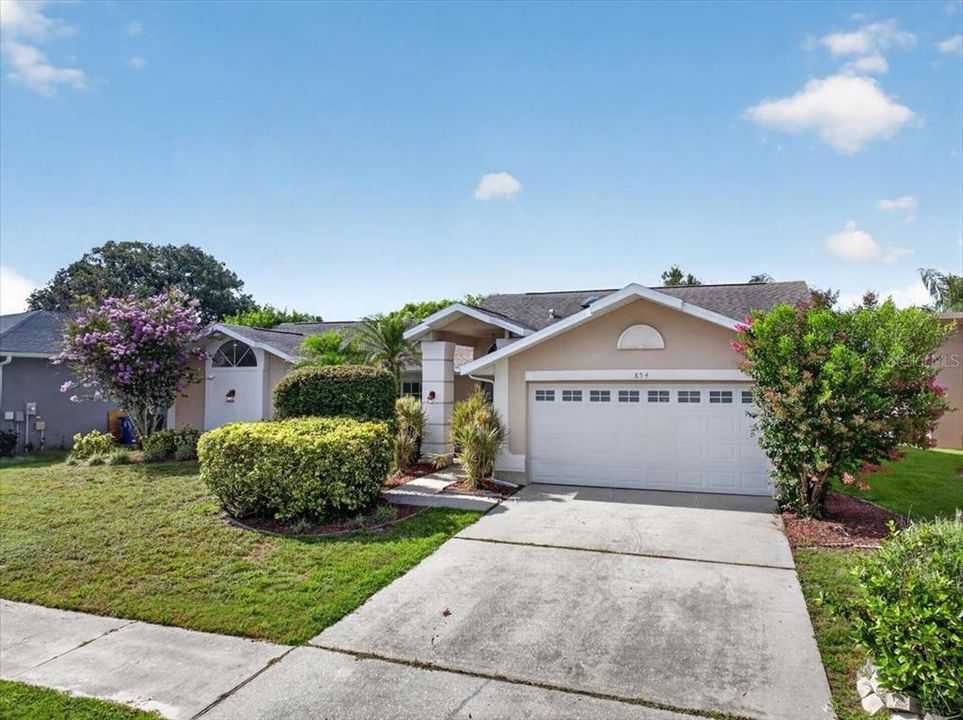 For Sale: $565,000 (3 beds, 2 baths, 2065 Square Feet)