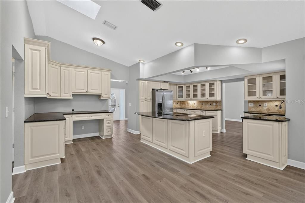 For Sale: $565,000 (3 beds, 2 baths, 2065 Square Feet)