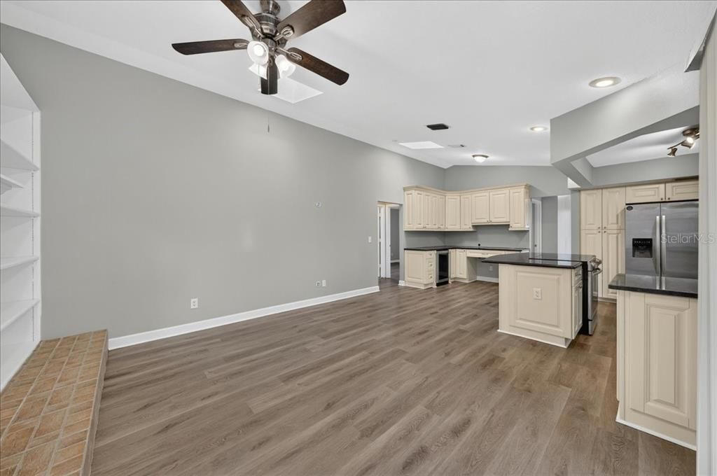 For Sale: $565,000 (3 beds, 2 baths, 2065 Square Feet)