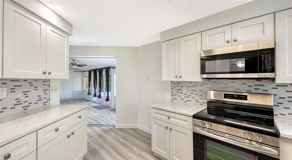 For Rent: $2,595 (2 beds, 2 baths, 1573 Square Feet)