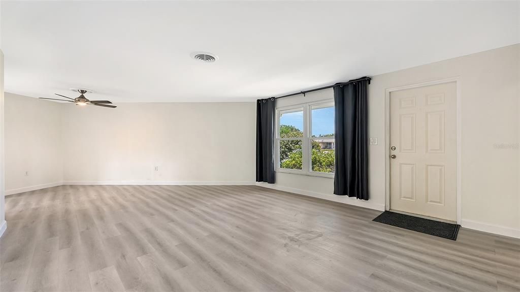 For Rent: $2,595 (2 beds, 2 baths, 1573 Square Feet)