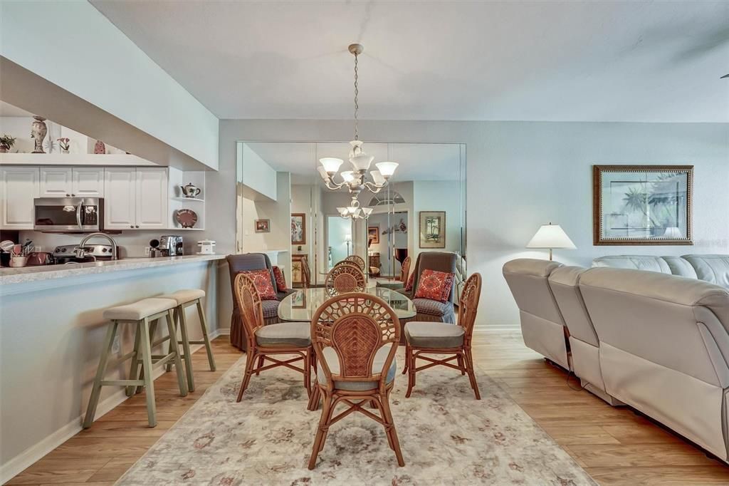 For Sale: $364,000 (2 beds, 2 baths, 1656 Square Feet)