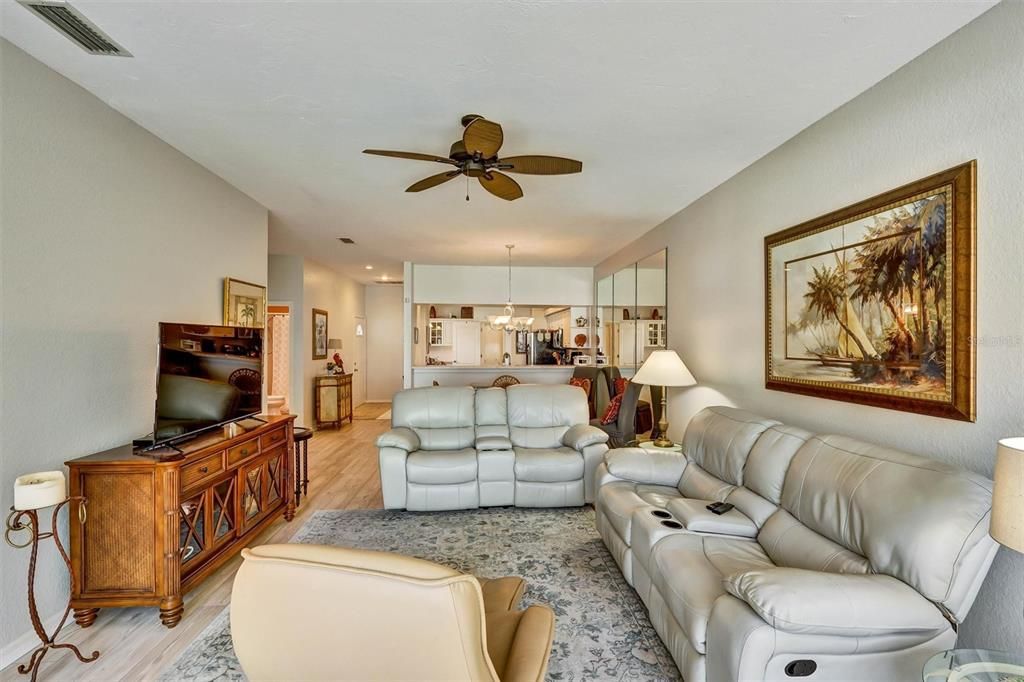 For Sale: $364,000 (2 beds, 2 baths, 1656 Square Feet)