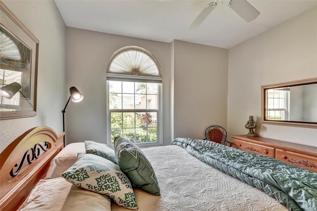 For Sale: $364,000 (2 beds, 2 baths, 1656 Square Feet)
