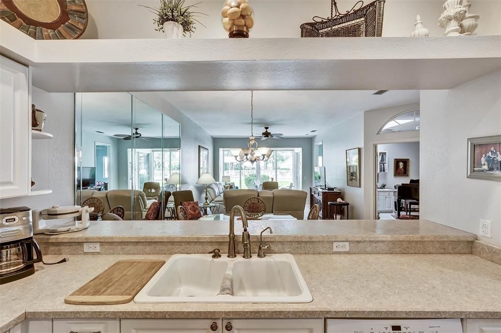 For Sale: $364,000 (2 beds, 2 baths, 1656 Square Feet)