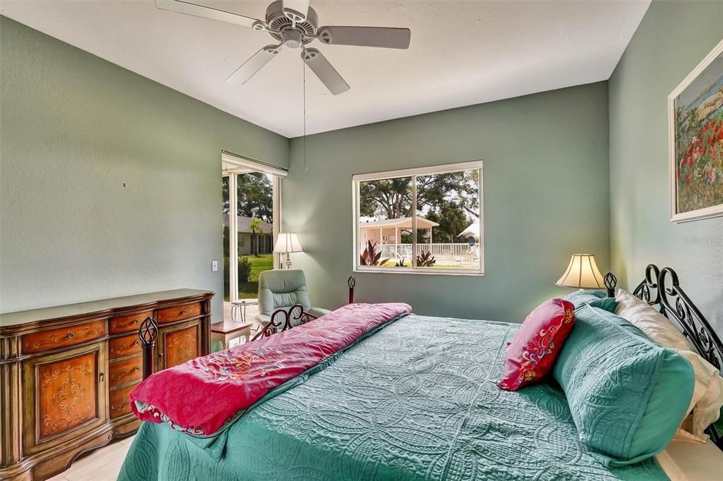 For Sale: $364,000 (2 beds, 2 baths, 1656 Square Feet)
