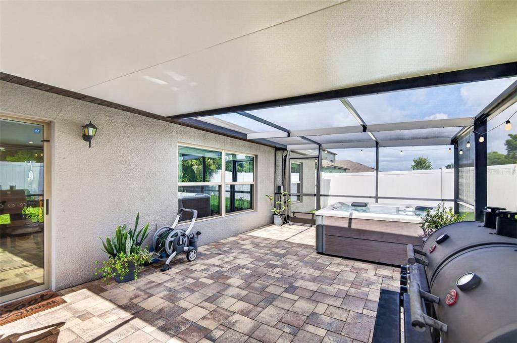 For Sale: $410,000 (4 beds, 2 baths, 1935 Square Feet)