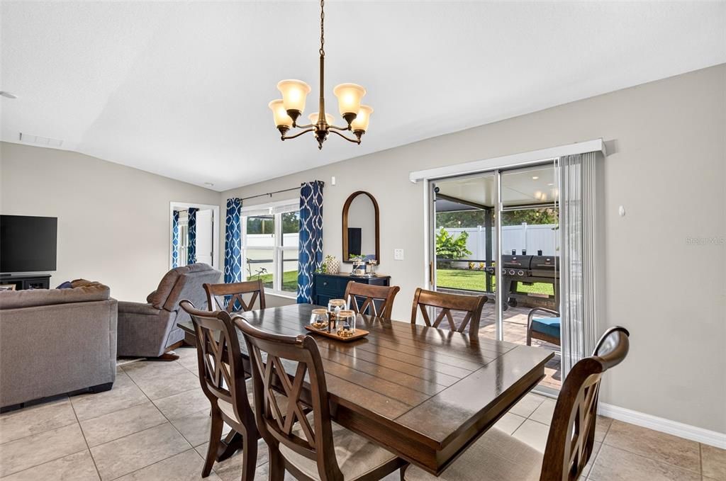 For Sale: $410,000 (4 beds, 2 baths, 1935 Square Feet)