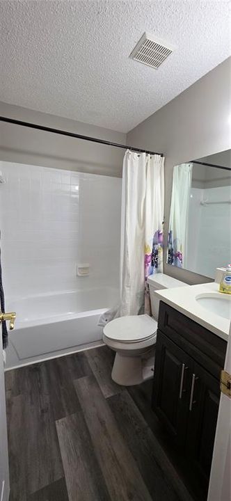 For Sale: $132,900 (2 beds, 2 baths, 864 Square Feet)