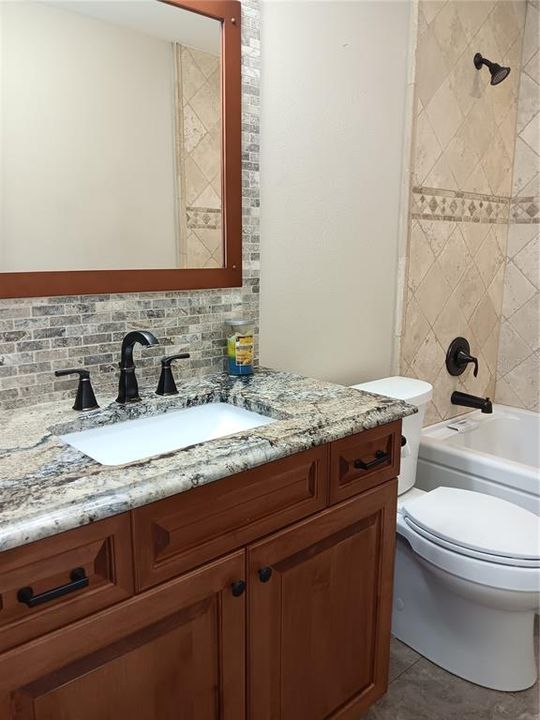 For Rent: $2,275 (2 beds, 2 baths, 1013 Square Feet)
