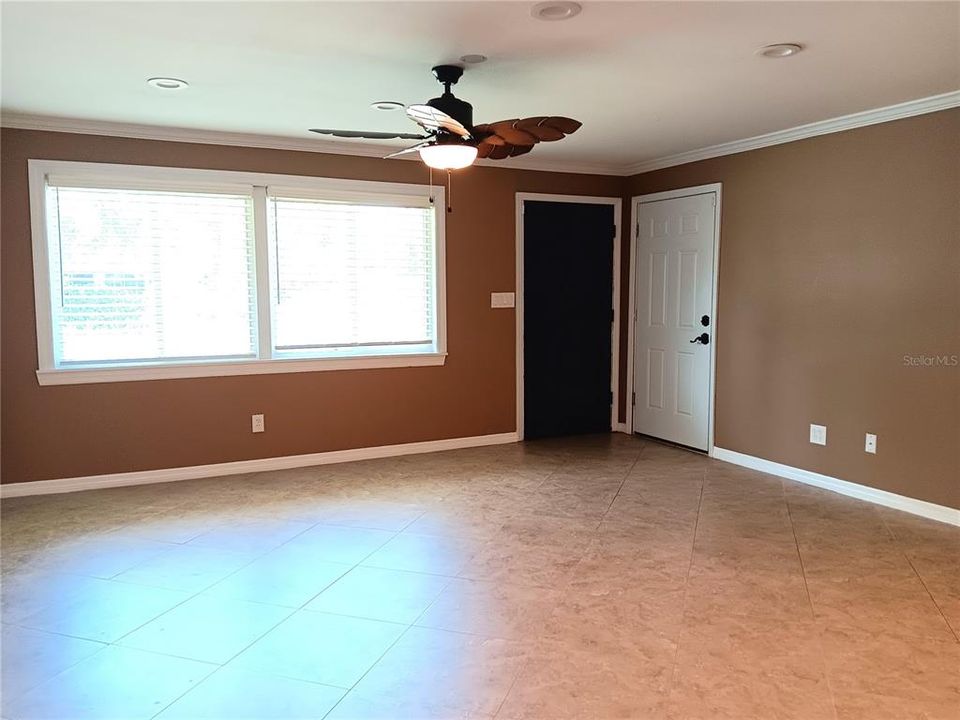 For Rent: $2,275 (2 beds, 2 baths, 1013 Square Feet)