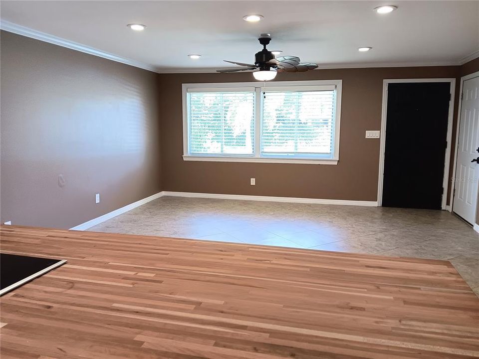 For Rent: $2,275 (2 beds, 2 baths, 1013 Square Feet)