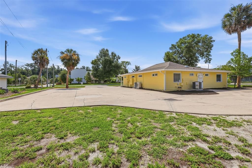 For Sale: $450,000 (0 beds, 0 baths, 1786 Square Feet)