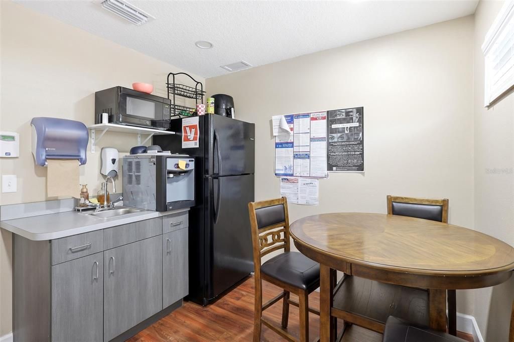 For Sale: $450,000 (0 beds, 0 baths, 1786 Square Feet)