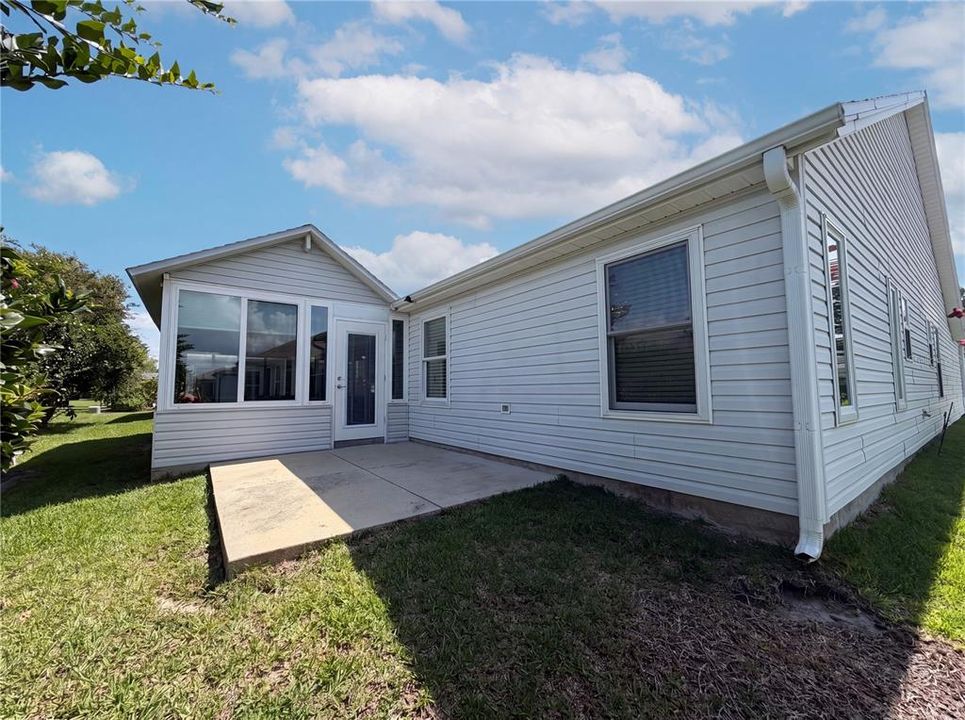 For Sale: $400,000 (3 beds, 2 baths, 2044 Square Feet)