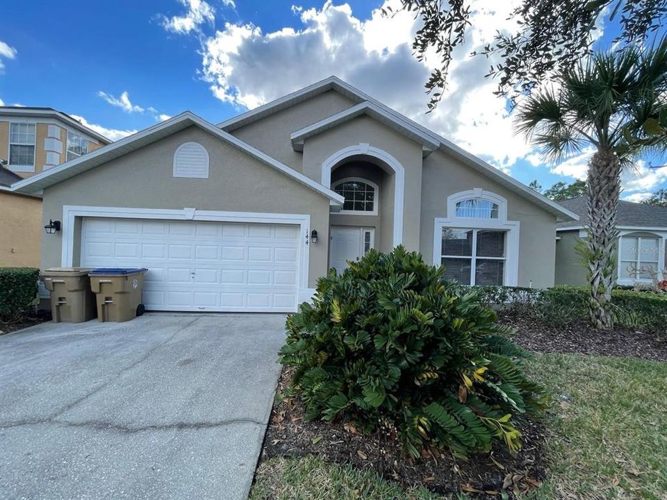 For Rent: $2,500 (5 beds, 3 baths, 1940 Square Feet)