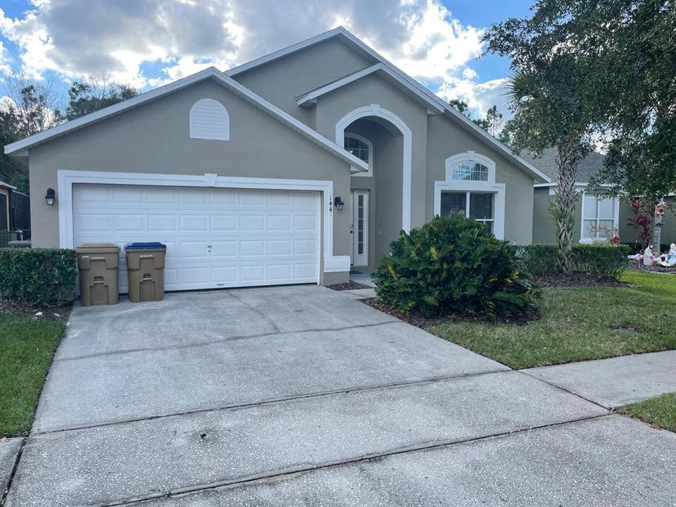For Rent: $2,500 (5 beds, 3 baths, 1940 Square Feet)