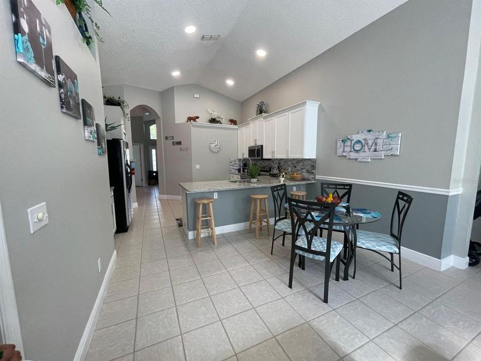 For Rent: $2,500 (5 beds, 3 baths, 1940 Square Feet)
