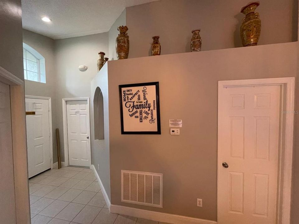 For Rent: $2,500 (5 beds, 3 baths, 1940 Square Feet)