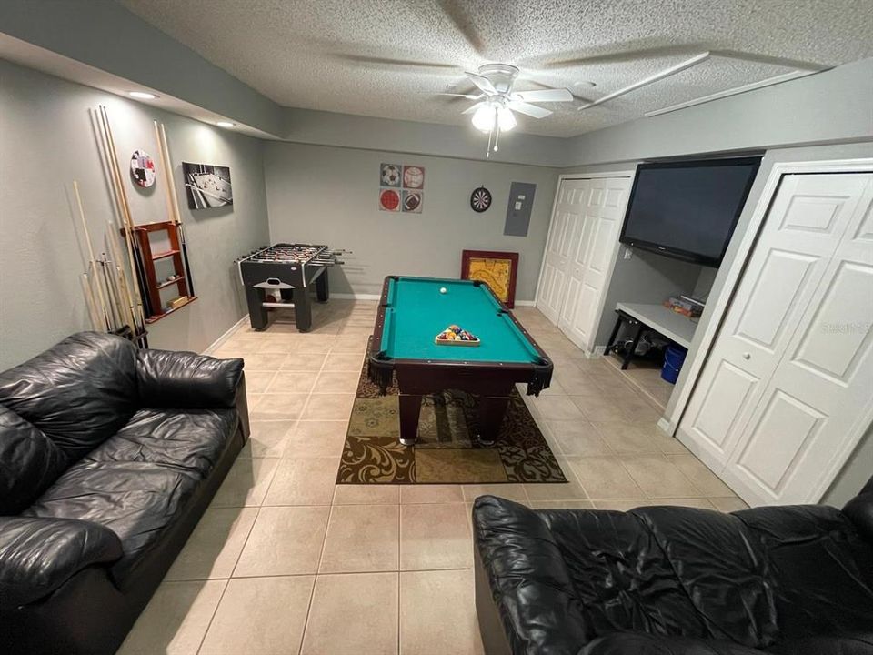 For Rent: $2,500 (5 beds, 3 baths, 1940 Square Feet)