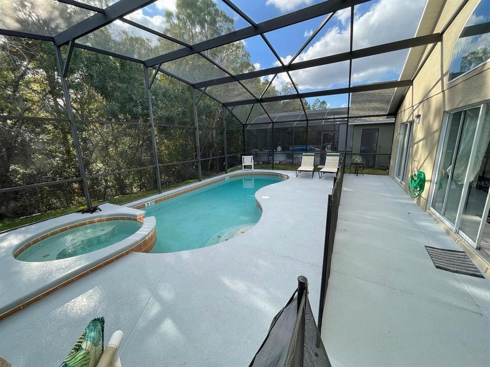 For Rent: $2,500 (5 beds, 3 baths, 1940 Square Feet)