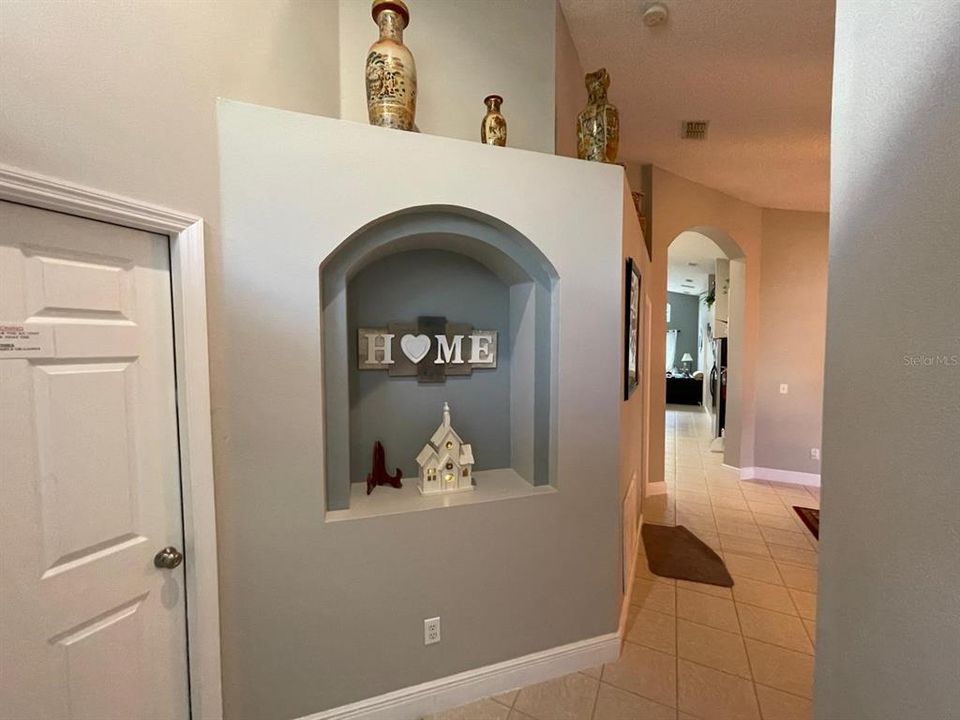 For Rent: $2,500 (5 beds, 3 baths, 1940 Square Feet)