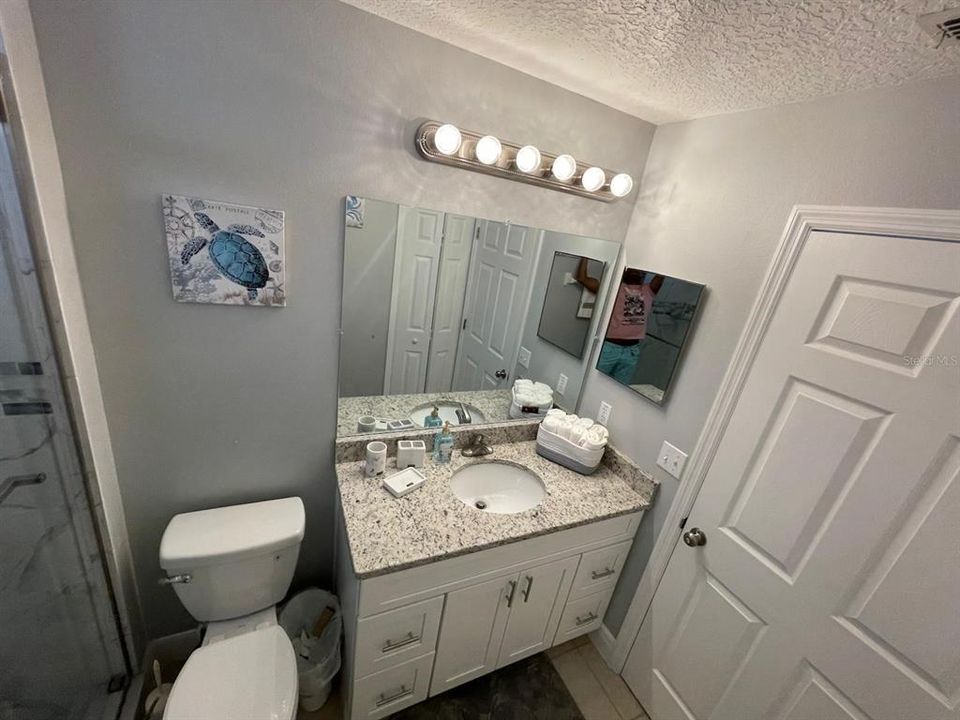 For Rent: $2,500 (5 beds, 3 baths, 1940 Square Feet)