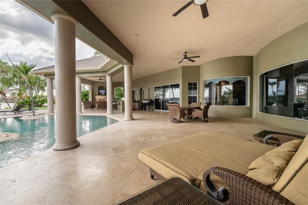 For Sale: $2,650,000 (5 beds, 5 baths, 5433 Square Feet)