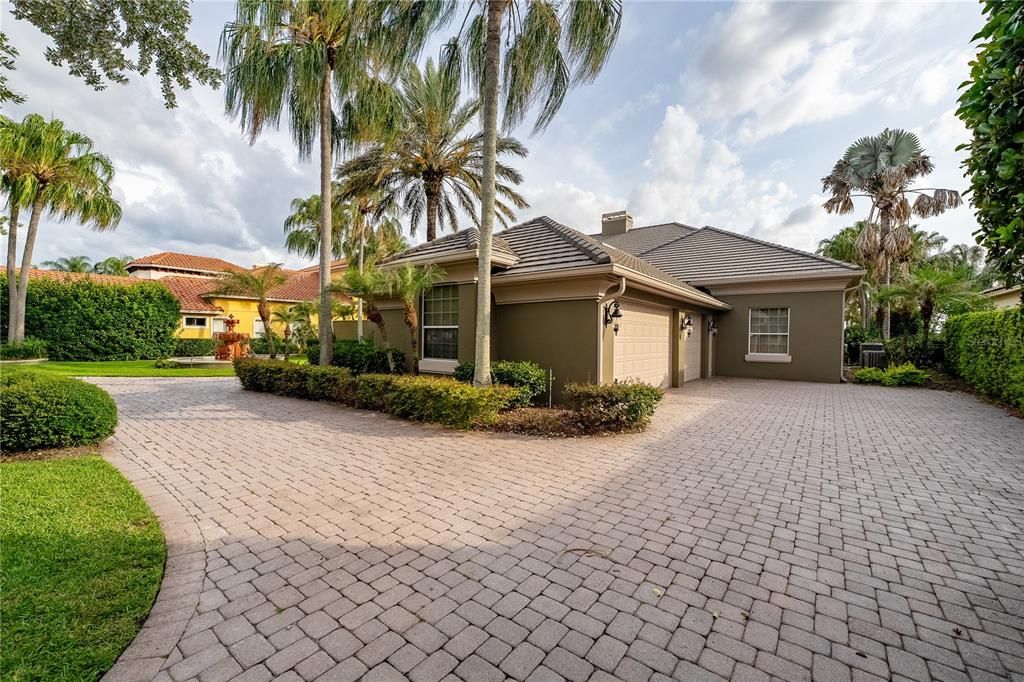 For Sale: $2,650,000 (5 beds, 5 baths, 5433 Square Feet)