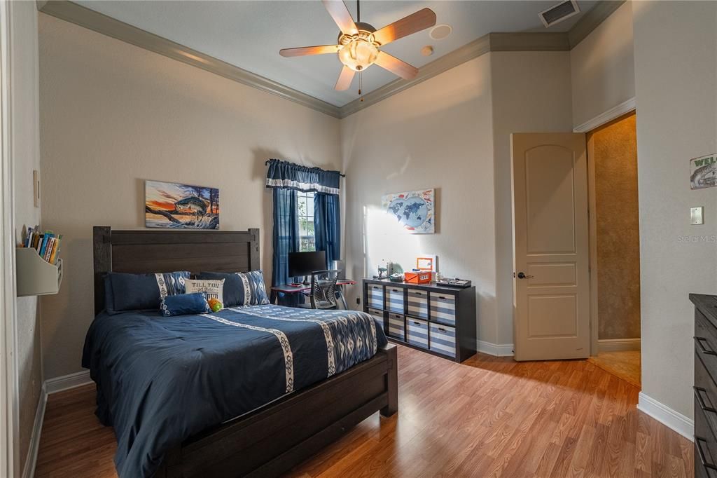 For Sale: $2,650,000 (5 beds, 5 baths, 5433 Square Feet)
