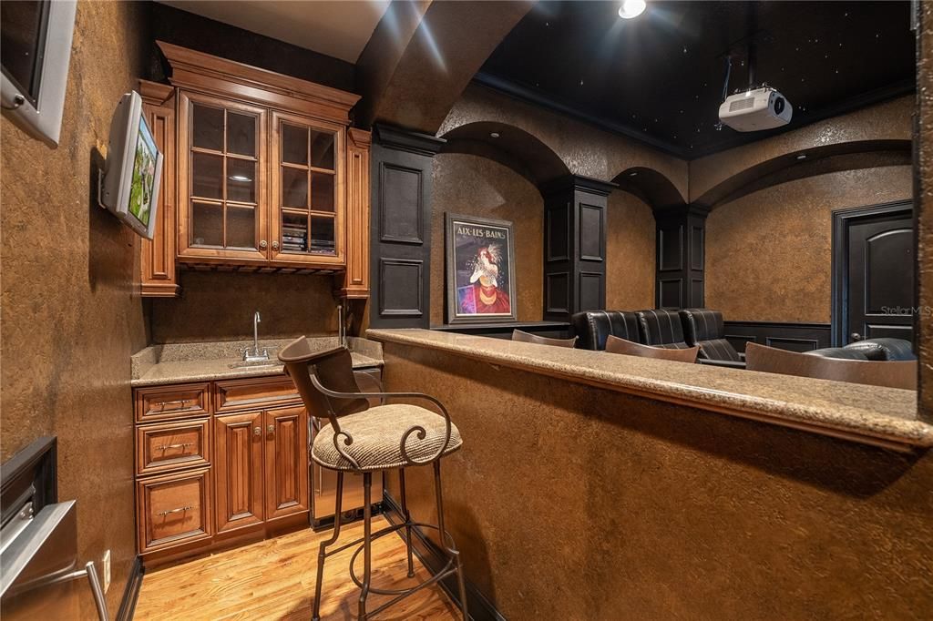 For Sale: $2,650,000 (5 beds, 5 baths, 5433 Square Feet)