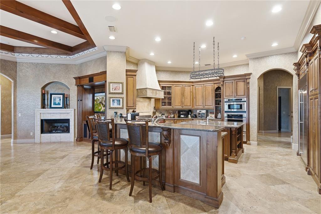 For Sale: $2,650,000 (5 beds, 5 baths, 5433 Square Feet)