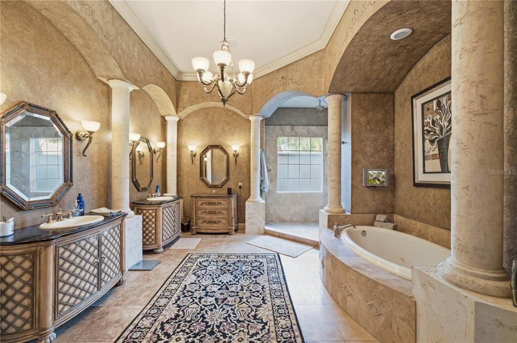 For Sale: $2,650,000 (5 beds, 5 baths, 5433 Square Feet)