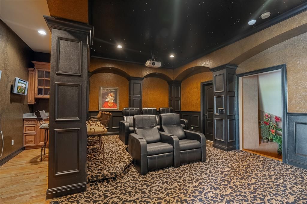 For Sale: $2,650,000 (5 beds, 5 baths, 5433 Square Feet)