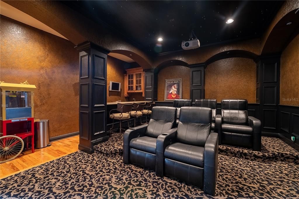 For Sale: $2,650,000 (5 beds, 5 baths, 5433 Square Feet)