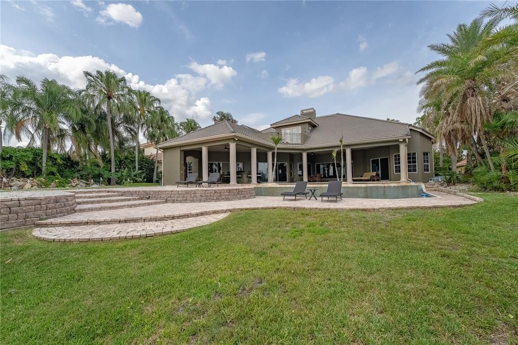 For Sale: $2,650,000 (5 beds, 5 baths, 5433 Square Feet)