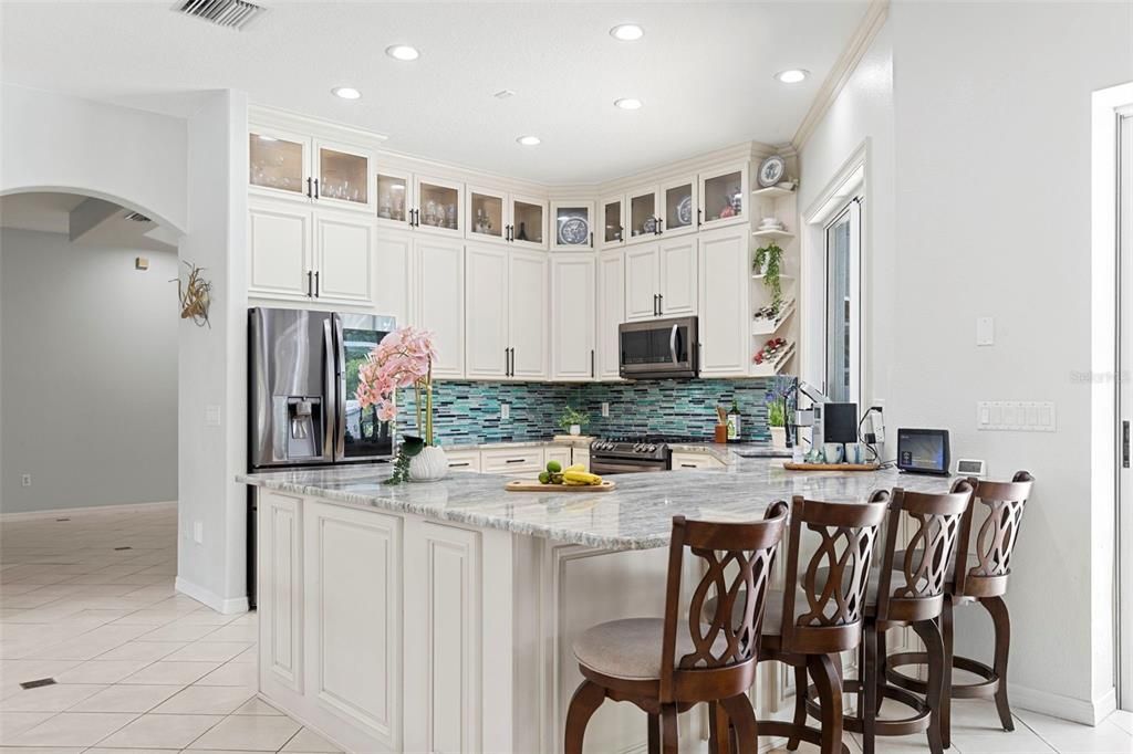 For Sale: $750,000 (5 beds, 4 baths, 3500 Square Feet)