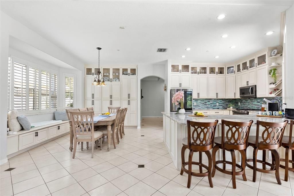 For Sale: $750,000 (5 beds, 4 baths, 3500 Square Feet)