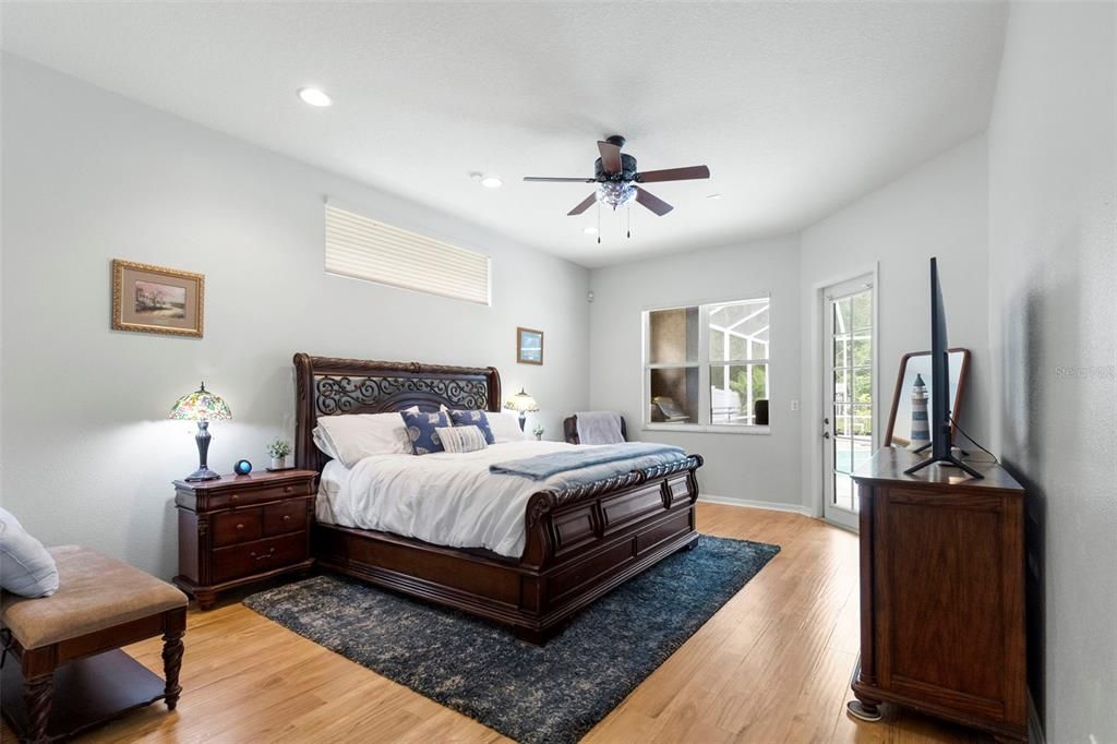 For Sale: $750,000 (5 beds, 4 baths, 3500 Square Feet)