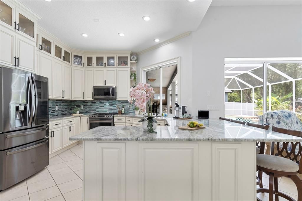 For Sale: $750,000 (5 beds, 4 baths, 3500 Square Feet)