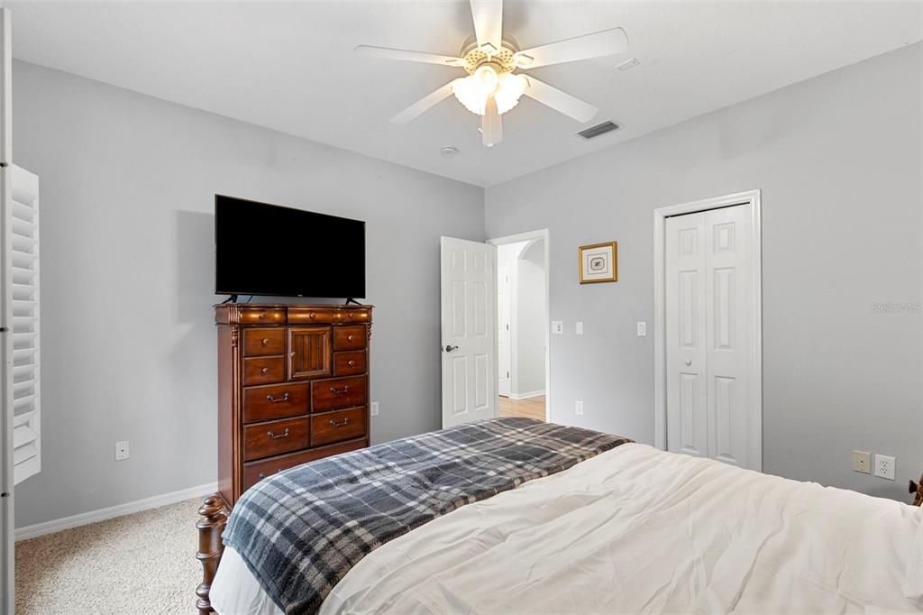 For Sale: $750,000 (5 beds, 4 baths, 3500 Square Feet)