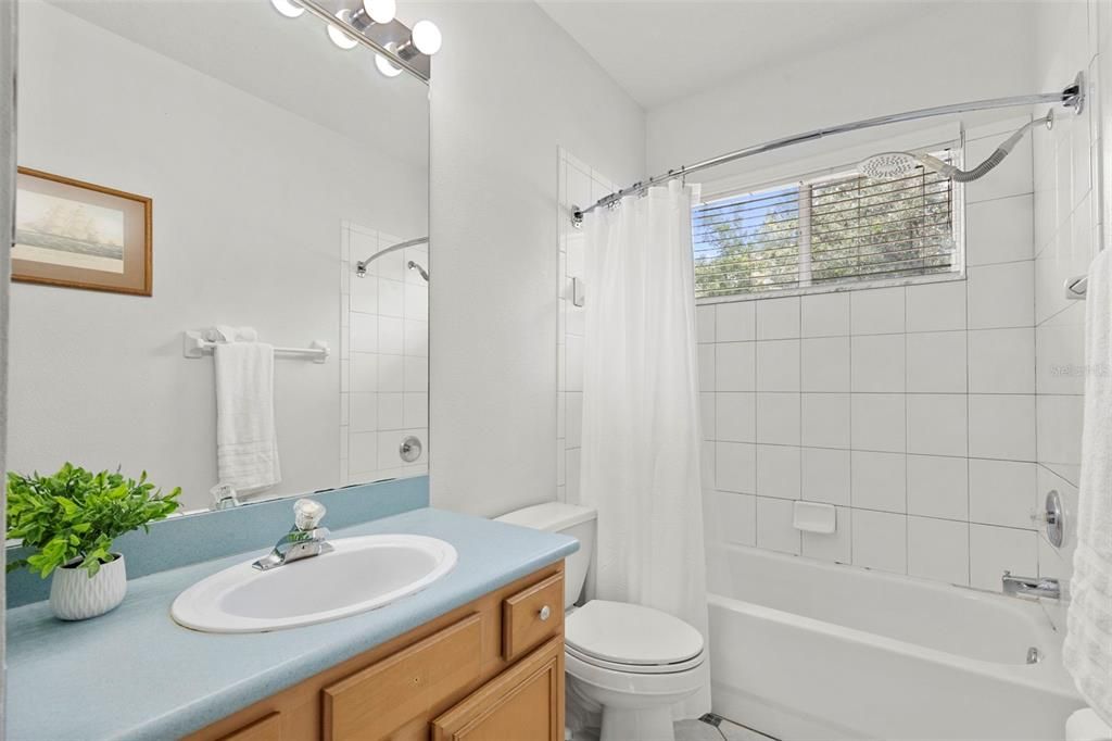 For Sale: $750,000 (5 beds, 4 baths, 3500 Square Feet)