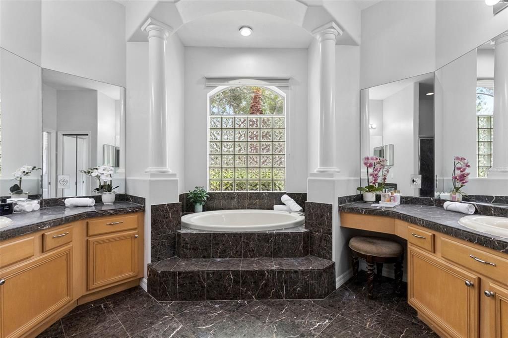 For Sale: $750,000 (5 beds, 4 baths, 3500 Square Feet)