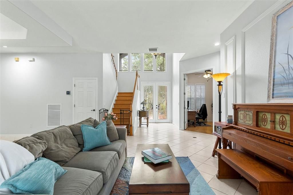 For Sale: $750,000 (5 beds, 4 baths, 3500 Square Feet)