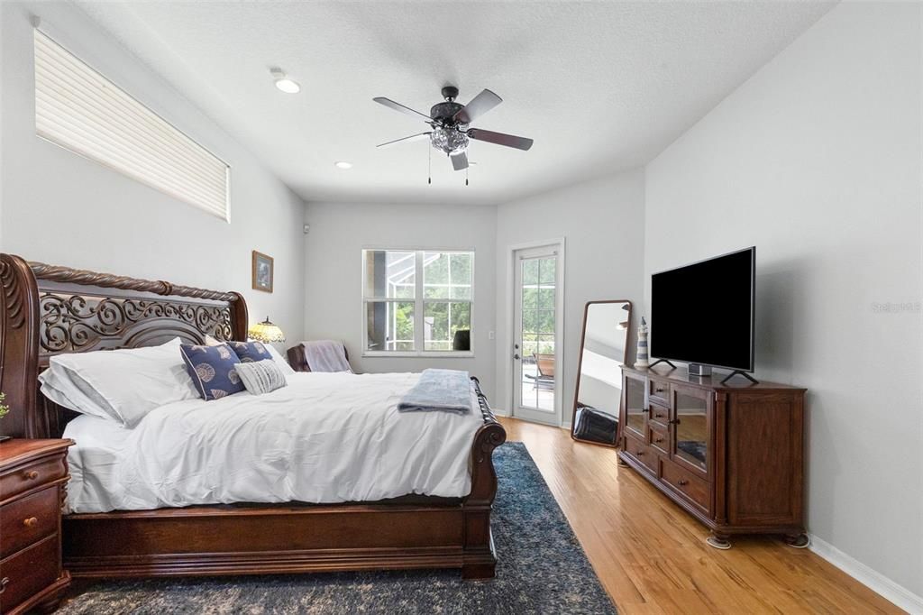 For Sale: $750,000 (5 beds, 4 baths, 3500 Square Feet)