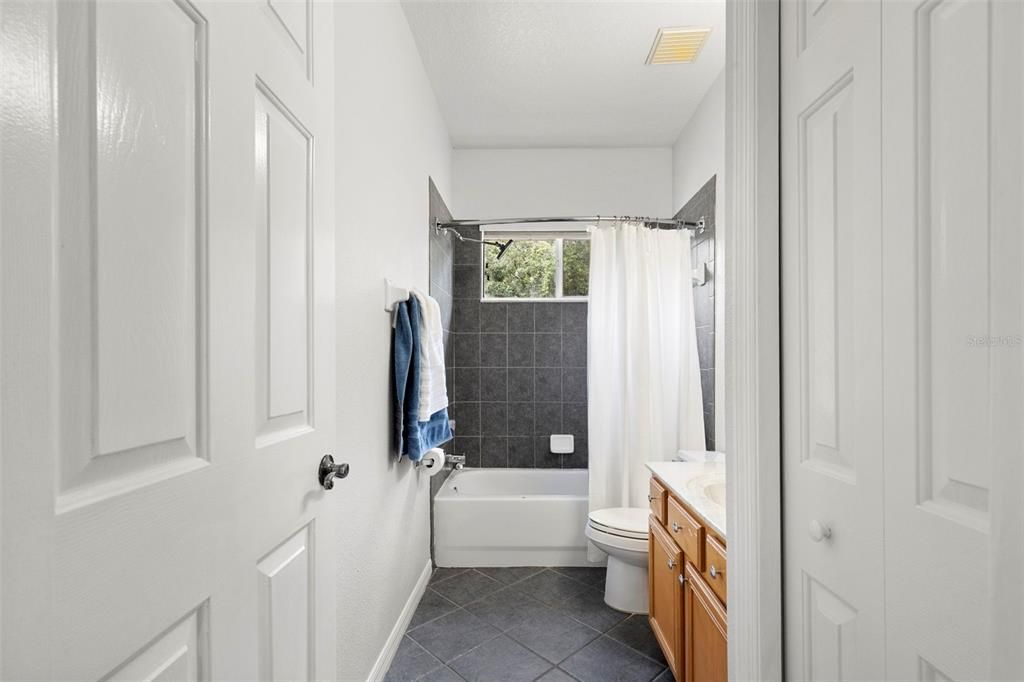 For Sale: $750,000 (5 beds, 4 baths, 3500 Square Feet)
